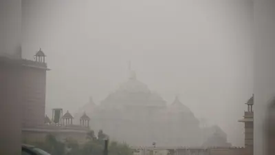 Pollution: दिल्ली में कृत्रिम बारिश कराने के फैसले को लेकर राजनीति हुई तेज