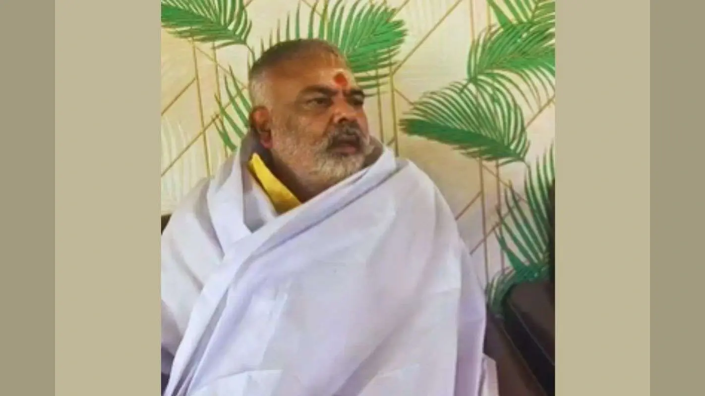 Bihar Election 2025: भाजपा में चरम पर पहुंचा असंतोष, टिकट की उम्मीद लगाए कार्यकर्ता ने किया आत्मदाह का प्रयास