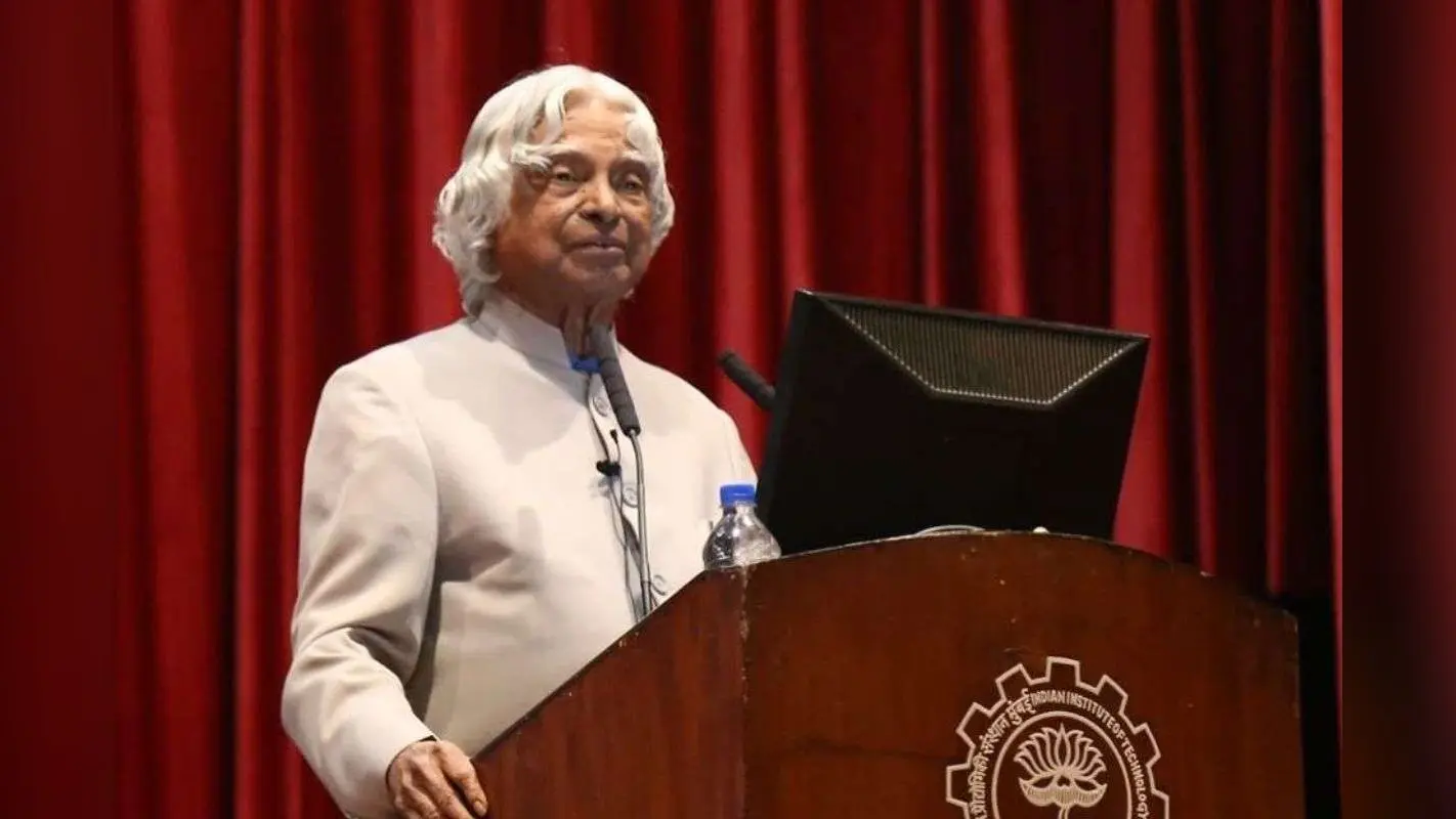 APJ Abdul Kalam: भारत रत्न कलाम…अखबार बेचने से राष्ट्रपति भवन तक, ‘सपना देखना’ सिखाती हैं ‘मिसाइलमैन’ की ये बातें