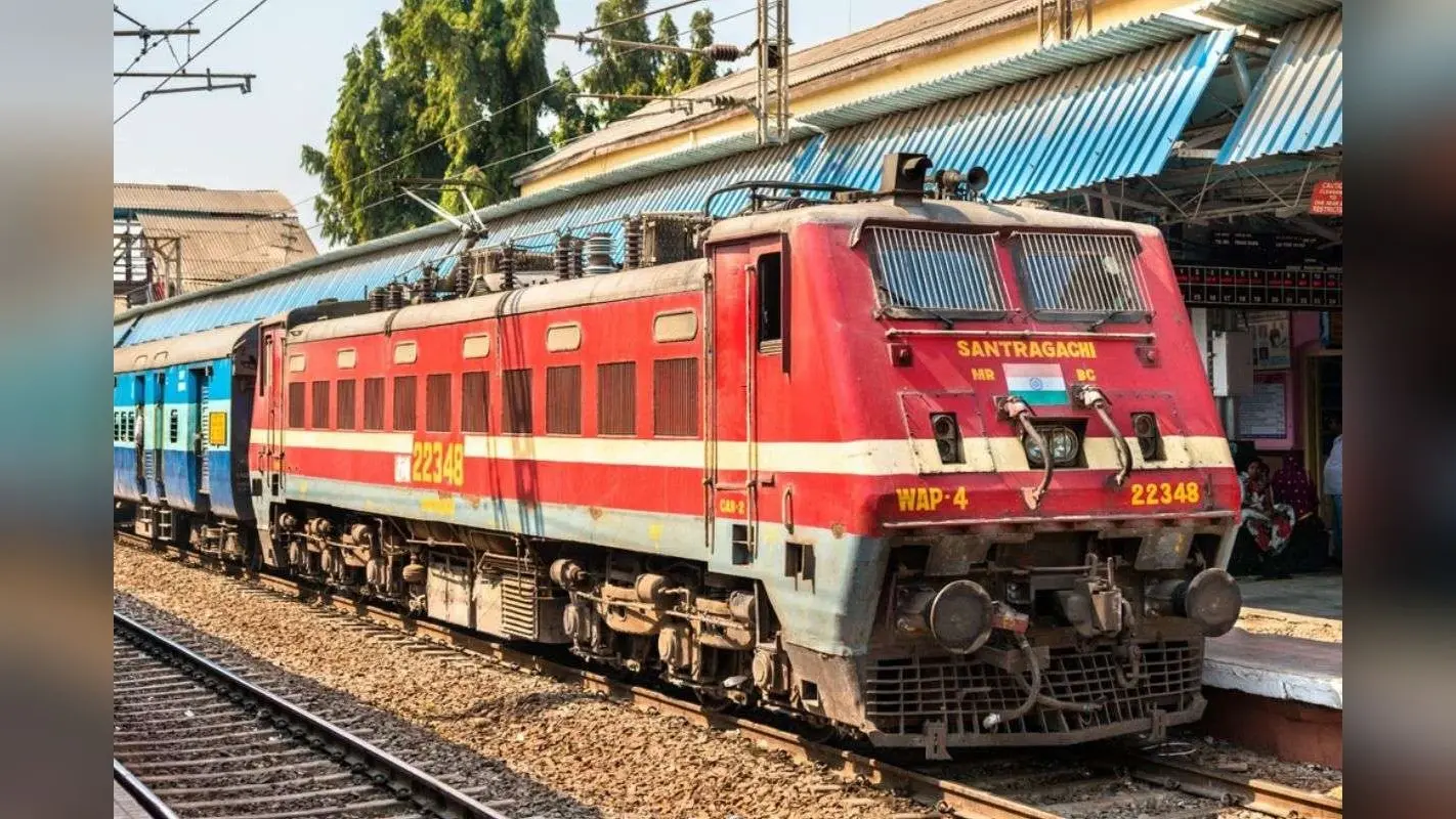 Bihar Train News: दीवाली-छठ पर बिहार आने के लिये कम पड़ रही स्पेशल ट्रेनें! इन जिलों के लिए बढ़ रही वेटिंग