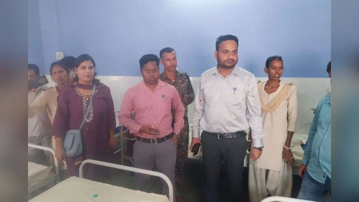 बीस फीट गहरे गढ्ढे में टेंपु के पलटने से 1 की मौत, 6 घायल, तेज रफ्तार इनोवा बनी हादसे की वजह