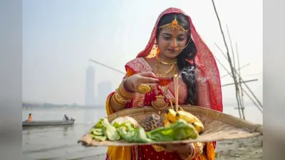 Chhath Pooja Geet: छठ गीतों में गूंजा समाज का दर्द, लोकगायिकाओं ने दी समाज के नई चेतना की आवाज