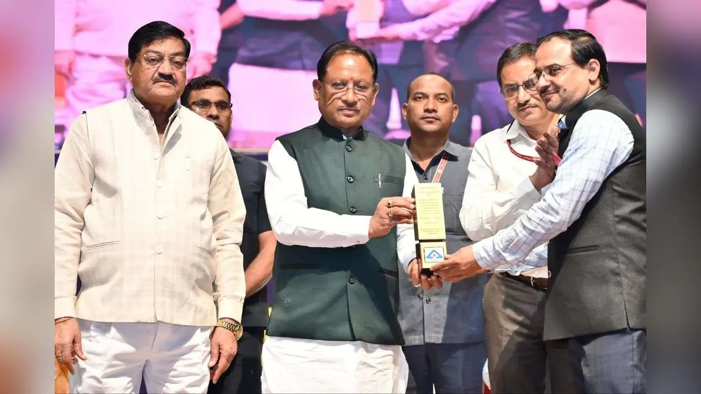 Chhattisgarh News: परंपरागत वैद्य सम्मेलन में शामिल हुए सीएम साय, कहा- पारंपरिक चिकित्सा प्रणाली हमारी सांस्कृतिक धरोहर