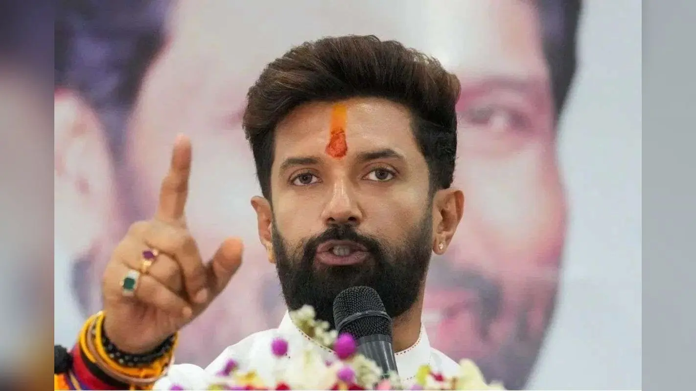 चिराग ने मुकेश सहनी पर कसा तंज…बोले खुद डिप्टी सीएम ले लिया, किसी और की चिंता नहीं