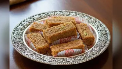 Diwali Special Milk Cake Recipe: दिवाली पर बनाएं बिलकुल हलवाई जैसी दानेदार मिल्ककेक, जो बनेगी घर की सबसे फेवरेट मिठाई