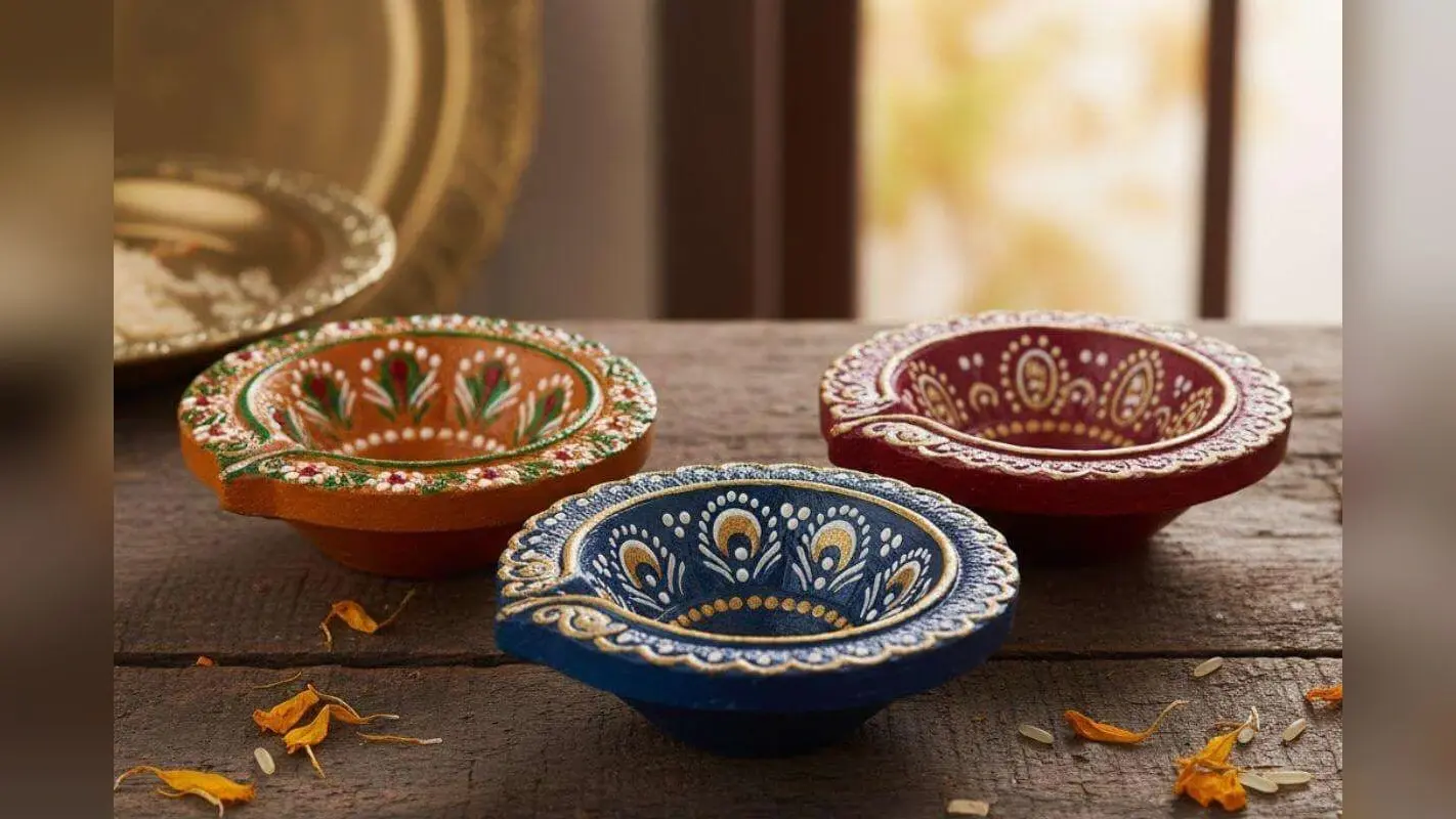 Diya Decoration Ideas: दिवाली डेकोरेशन के लिए अपने हाथों से सजाएं दीये, इन आइडियाज को करें ट्राई