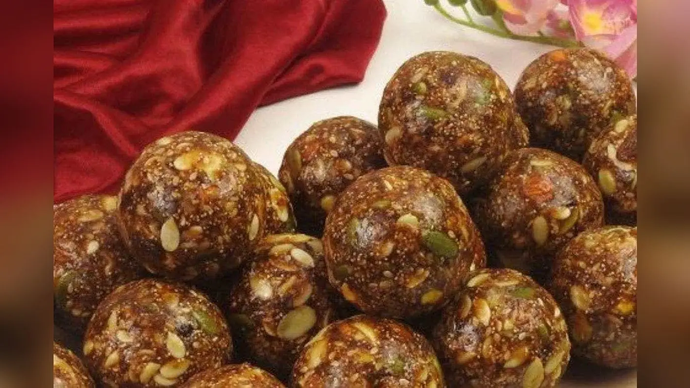 Dry Fruit Ladoo Recipe: इस दिवाली बनाएं हेल्दी और शुगर-फ्री लड्डू, सेहत के साथ मनाएं मीठी दिवाली