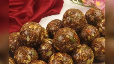 Dry Fruit Ladoo Recipe: इस दिवाली बनाएं हेल्दी और शुगर-फ्री लड्डू, सेहत के साथ मनाएं मीठी दिवाली