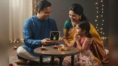 Latest Locket Trending Design: इस धनतेरस अपने परिवार को दें सोने के यूनिक लॉकेट, हर उम्र के लिए खास डिजाइन आइडिया