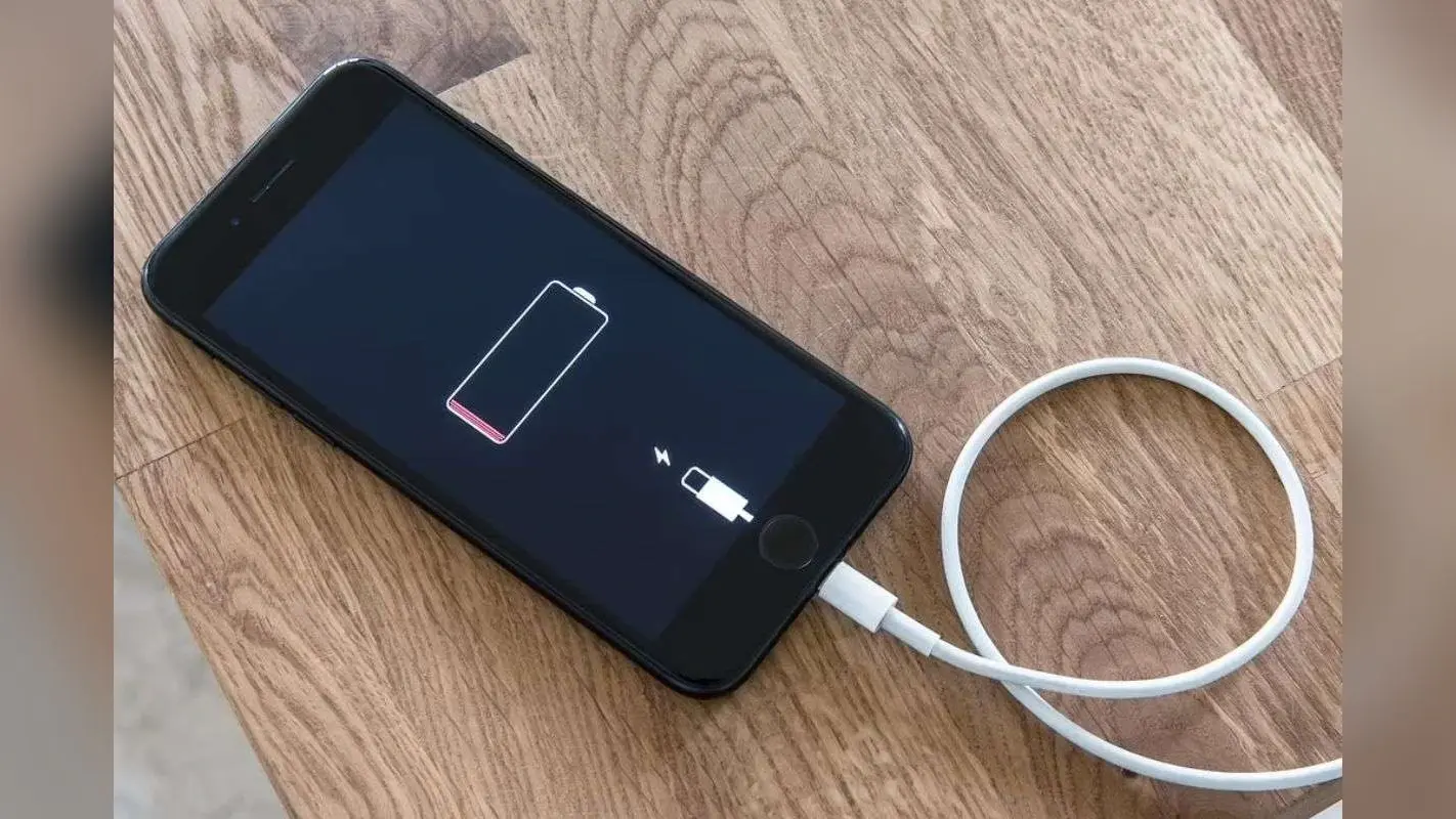 क्या सच में फायदेमंद है Fast Charging? जानिए इसके काम करने का तरीका और बैटरी पर असर