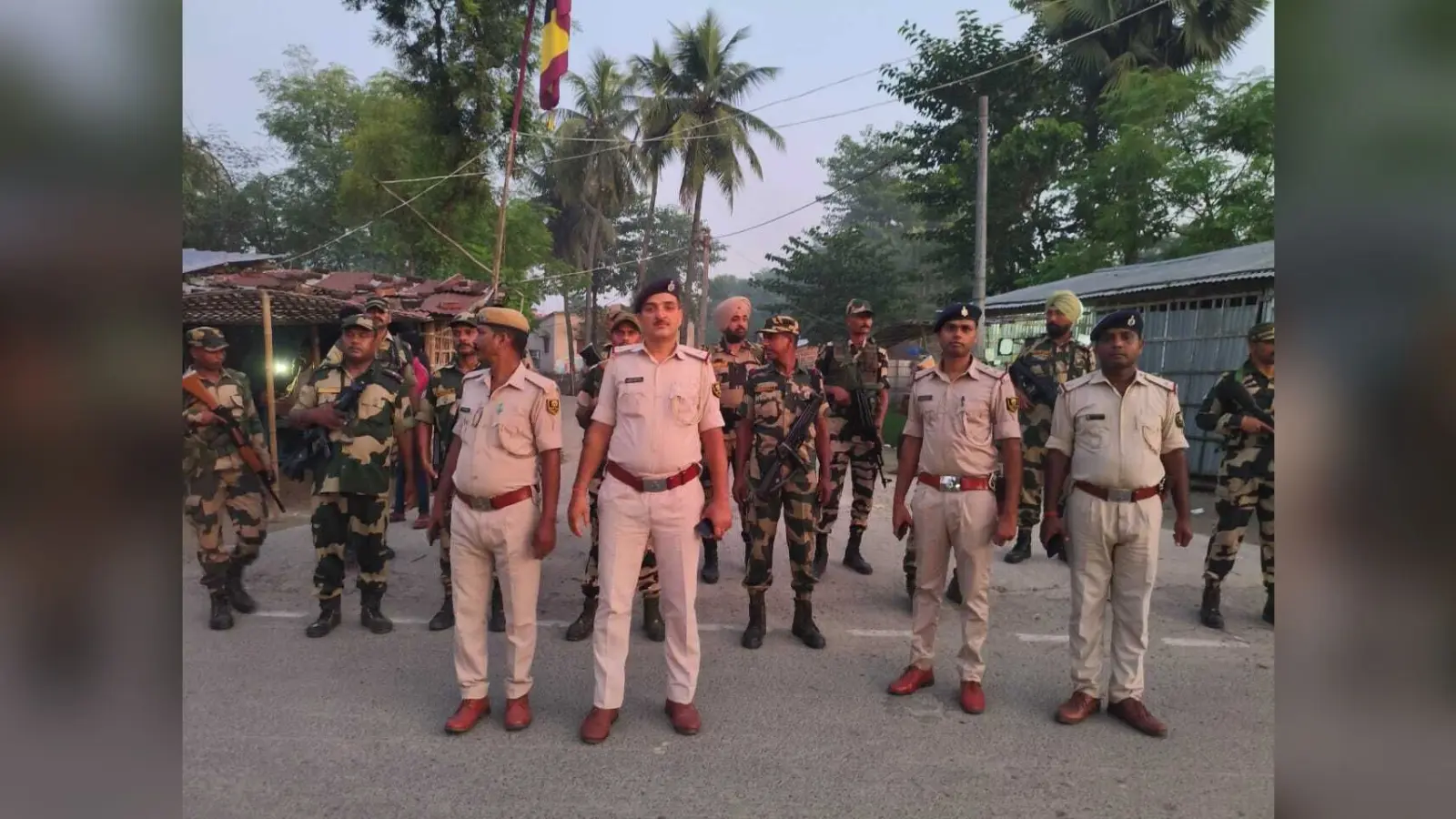 ग्वालपाड़ा में चुनाव को लेकर पुलिस ने किया फ्लैग मार्च