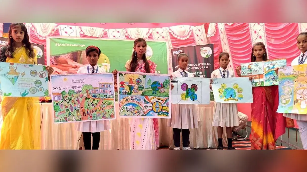 बच्चों ने स्वच्छता विषय पर सुंदर व मनमोहक चित्र बनाये