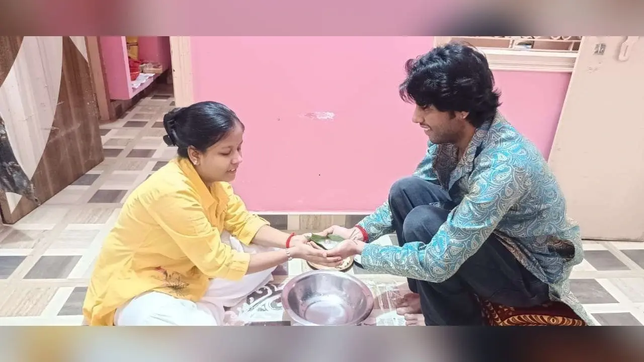 Sitamarhi : बहनों ने हर्षोल्लास के साथ मनाया भैया दूज