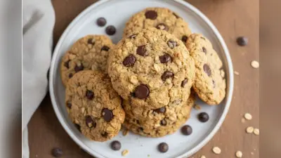 Healthy Oats Cookies Recipe: बिना मैदा और मक्खन के घर पर तैयार करें हेल्दी ओट्स कुकीज, गिल्ट फ्री स्नैकिंग के लिए परफेक्ट ऑप्शन