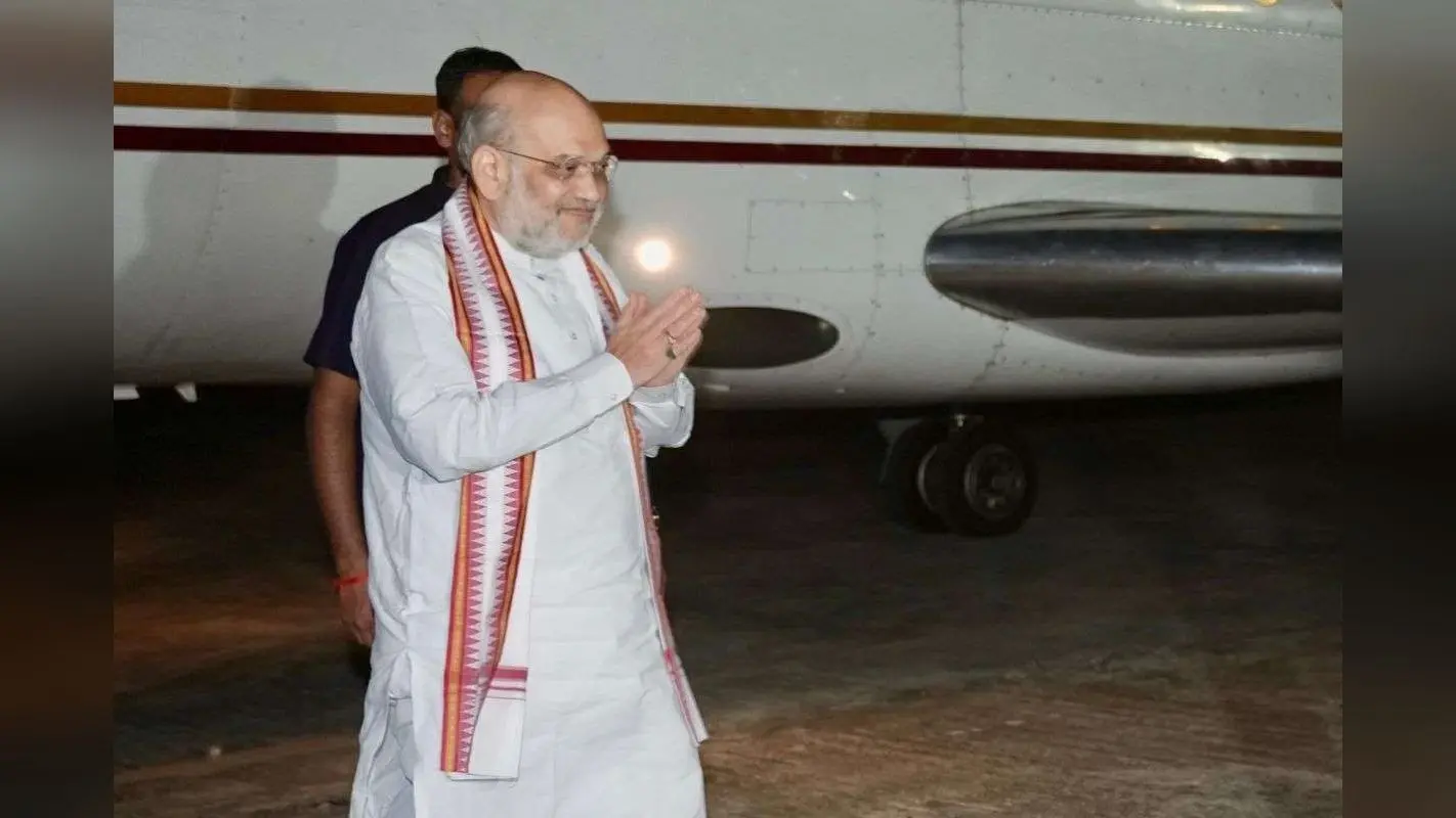 Bihar Elections 2025: पटना पहुंचे गृहमंत्री अमित शाह, छपरा से करेंगे चुनाव प्रचार का शंखनाद