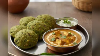 Karwa Chauth Special Palak Puri: करवा चौथ के लिए खास रेसिपी, बनाएं फूली और टेस्टी पालक पूरी