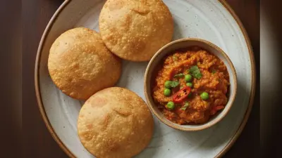 Karwa Chauth Traditional Food: त्योहार की रौनक बढ़ाएं, करवा चौथ के शुभ अवसर पर तैयार करें ये ट्रेडिशनल डिशेज