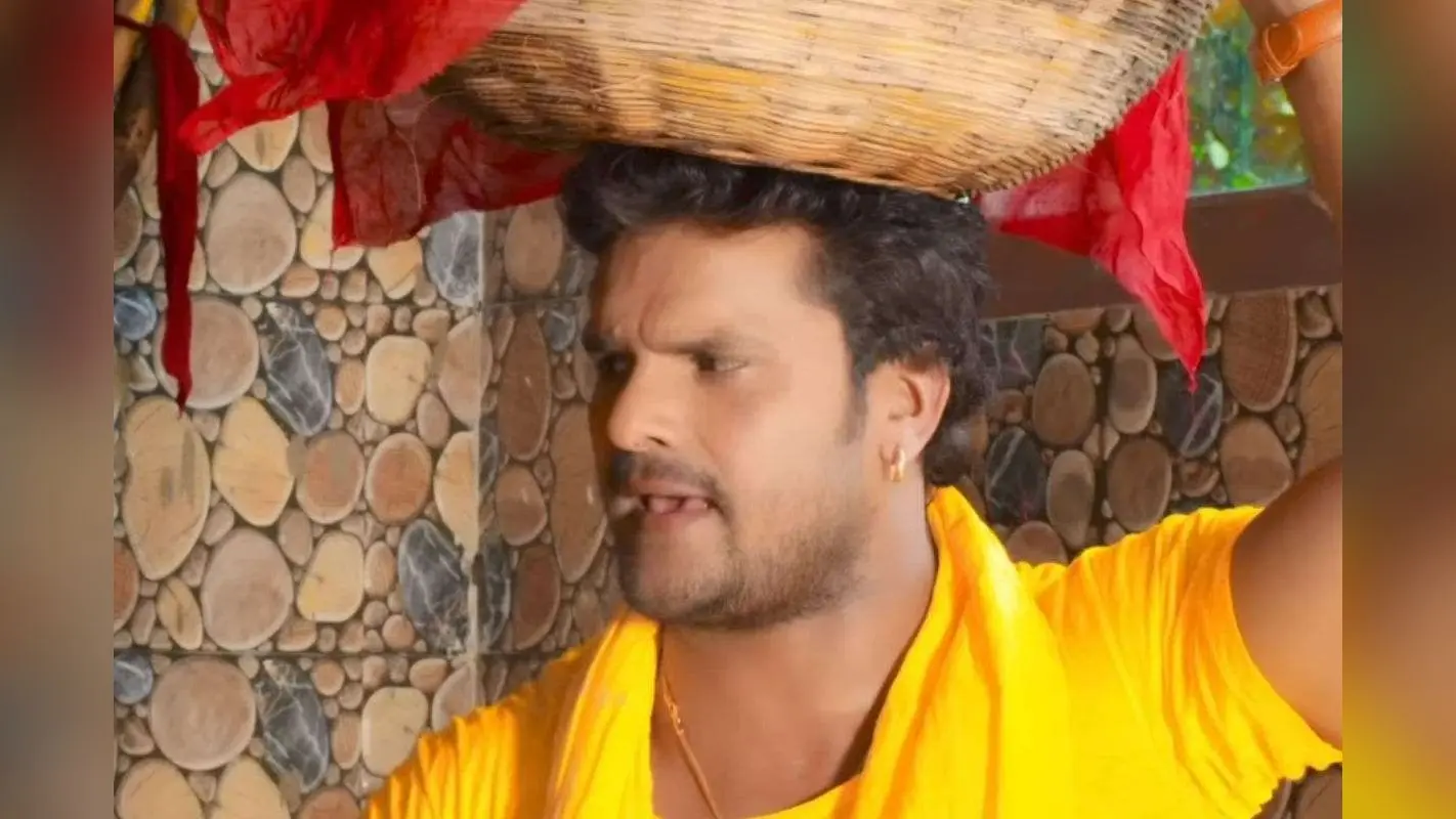 Khesari Lal Yadav Chhath Geet List: सोशल मीडिया पर बवाल मचा रहे खेसारी लाल यादव के ये गीत, छठ पूजा में लगेगा मस्ती और भक्ति का तड़का