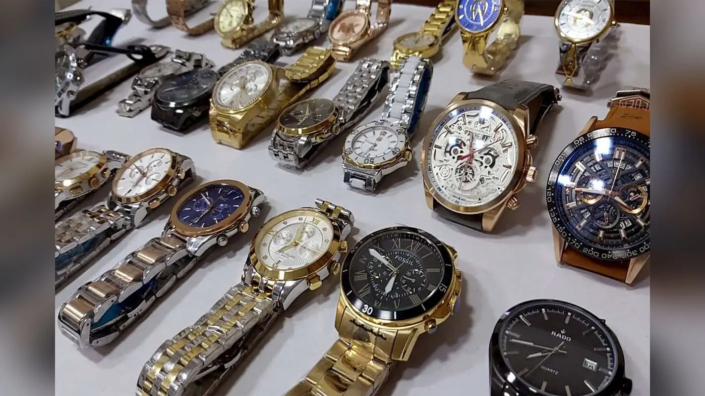 Luxury Watch: बाजार में छा गईं लग्जरी घड़ियां, तेजी से बढ़ रहा क्रेज