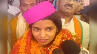 मैथिली ठाकुर के चुनाव जीतते ही बदल जायेगा अलीनगर का नाम, अमित शाह के करीबी नेता ने किया दावा
