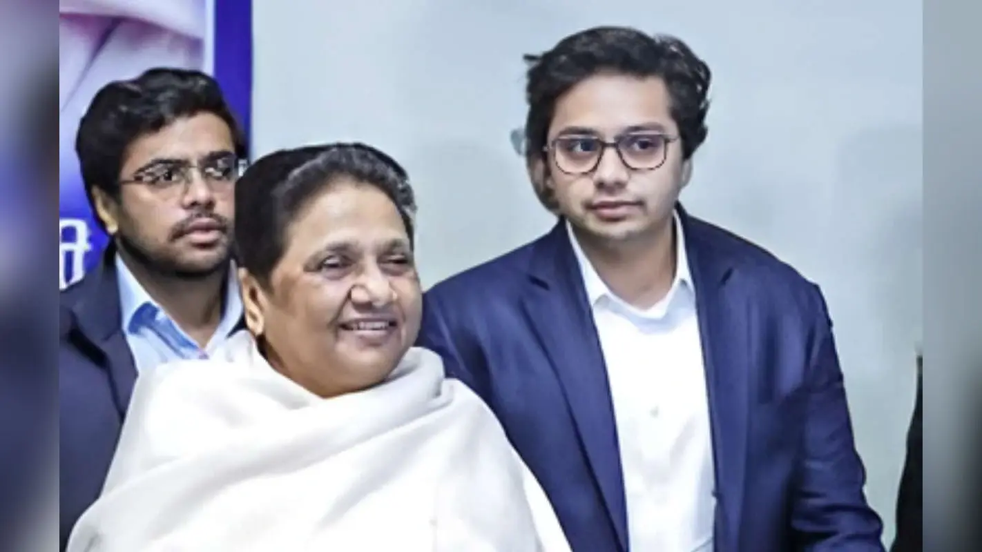 Mayawati Lucknow Rally: मायावती का बड़ा ऐलान, आकाश आनंद को बनाया पार्टी का राष्ट्रीय उपाध्यक्ष