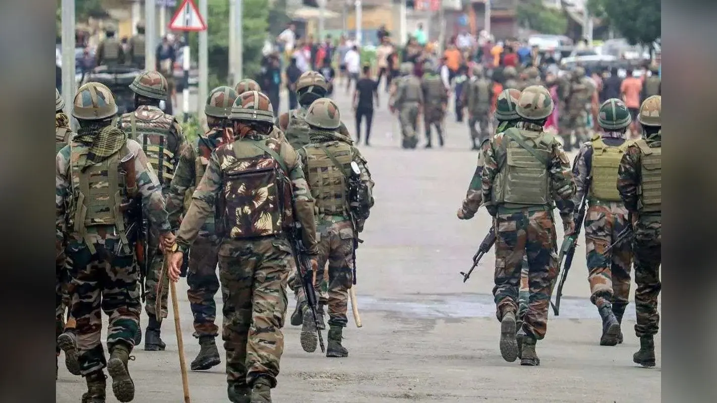 बिहार में सिगरेट के लिए मर्डर, आक्रोश के बाद पैरामिलिट्री ने संभाला मोर्चा