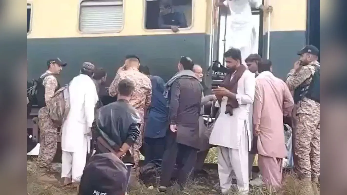 पाकिस्तान में जाफर एक्सप्रेस पर फिर हमला, पटरियों पर हुआ धमाका, बलूच विद्रोहियों ने कहा- ये जारी रहेंगे