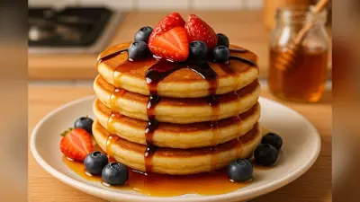 Pancake Recipe For Breakfast: सुबह के नाश्ते को दें हेल्दी ट्विस्ट, घर पर आसानी से तैयार करें सॉफ्ट और फ्लफी पैनकेक