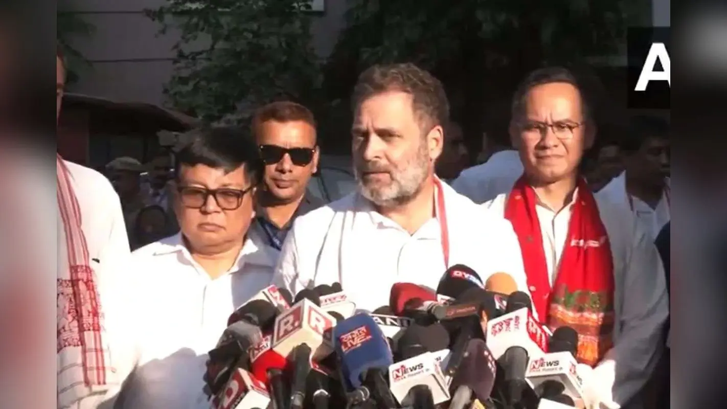 ‘उस दिन सिंगापुर में…’ असम सरकार से राहुल गांधी ने की मांग, गुवाहाटी में दी सिंगर जुबीन गर्ग को श्रद्धांजलि