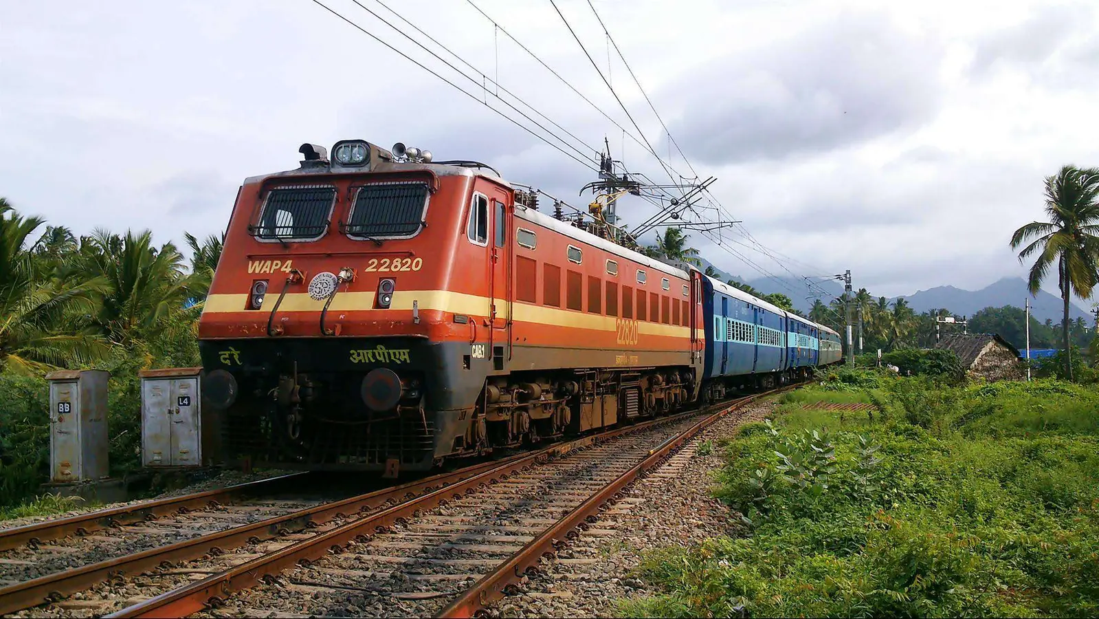 रेलवे एनटीपीसी भर्ती के लिए आज से करें आवेदन, 8500 पदों पर वैकेंसी