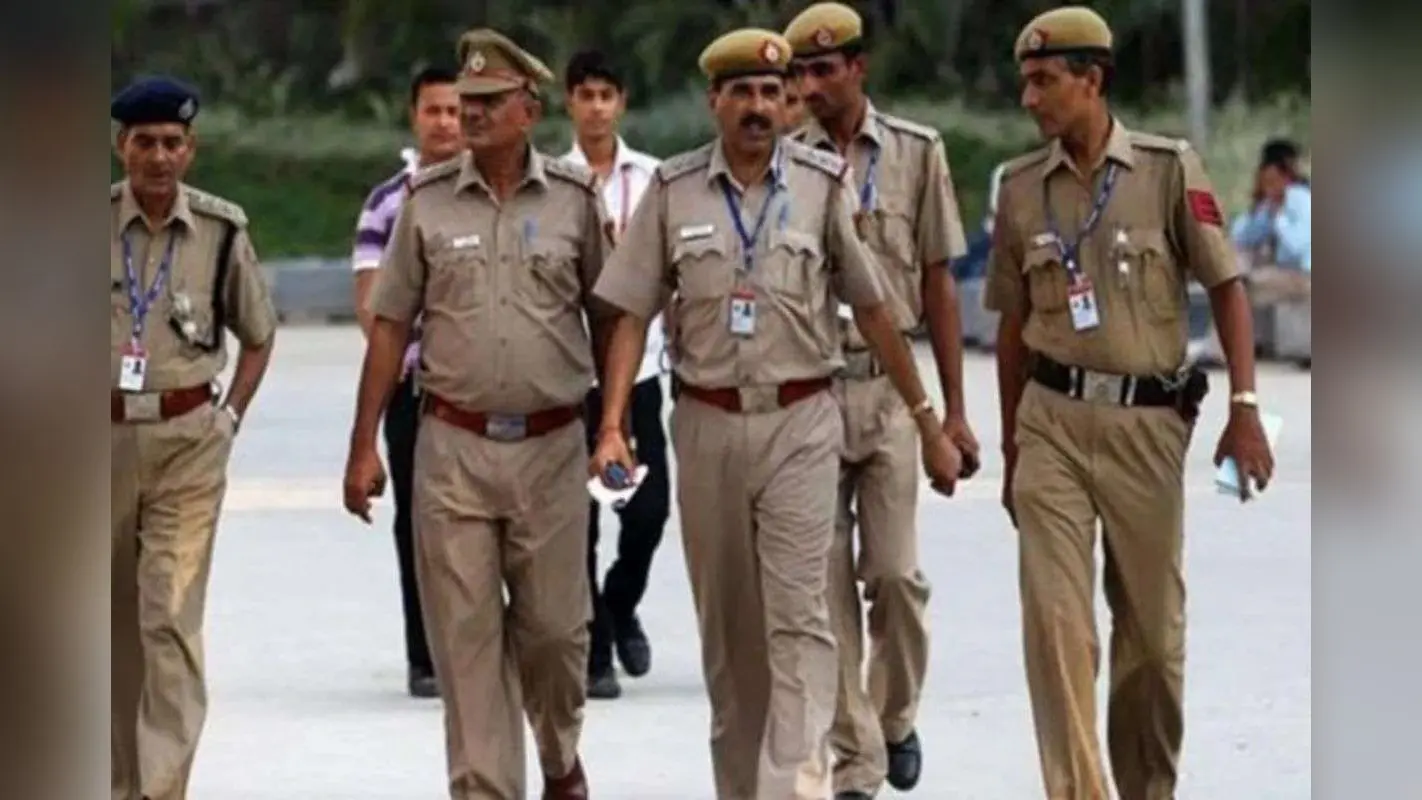Raid in Bihar: चुनाव से पहले अलर्ट पर पुलिस, गोपालगंज में एक घर से जब्त हुए 1 करोड़