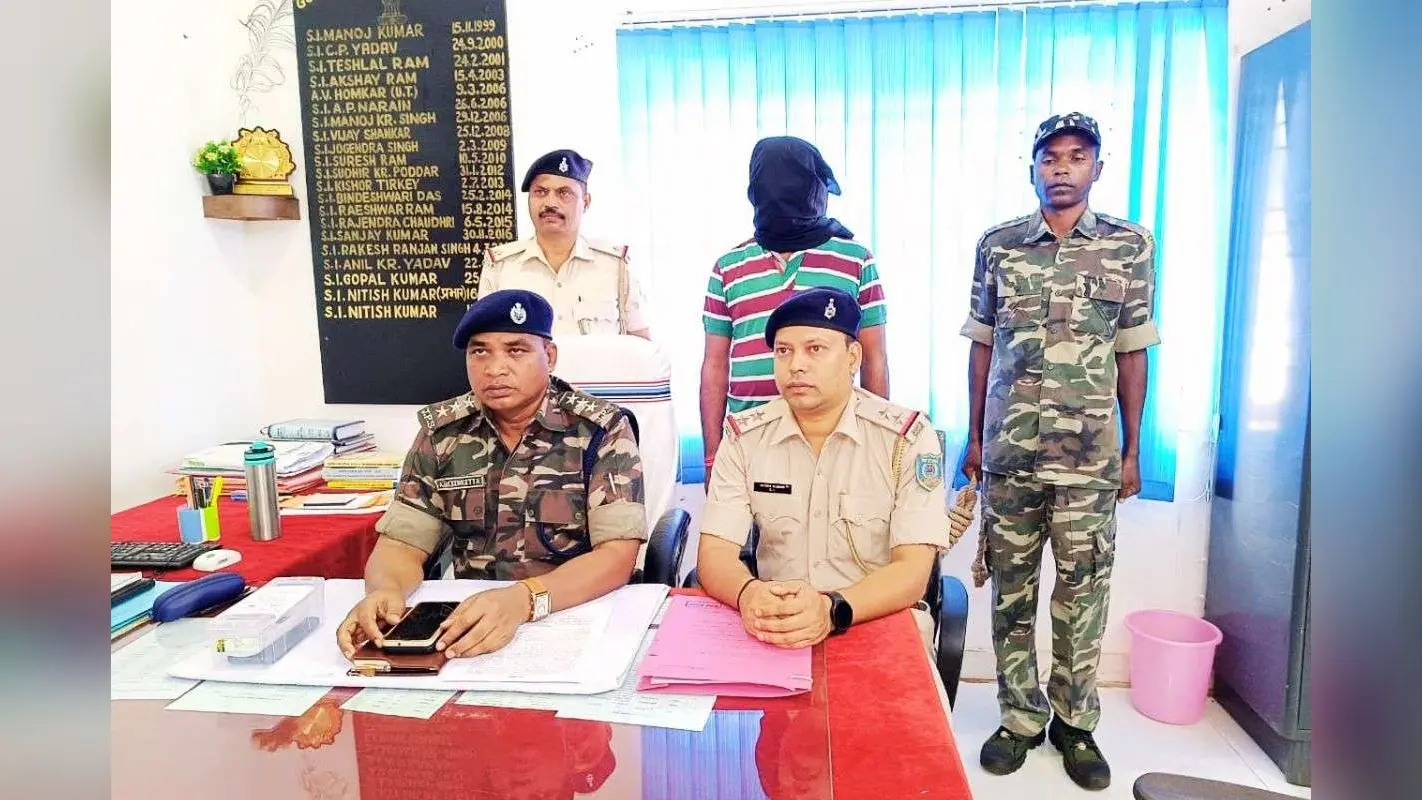 गुवा के उप-डाकपाल जनता की गाढ़ी कमाई से खेल रहे थे जुआ, 50 लाख रुपए के गबन मामले में गिरफ्तार
