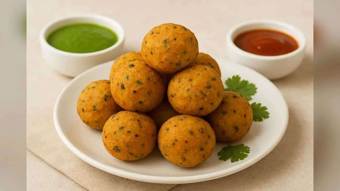 Suji Balls Recipe: उपमा और इडली भूल जाइए, अब बनाइए हेल्दी और टेस्टी सूजी बॉल्स