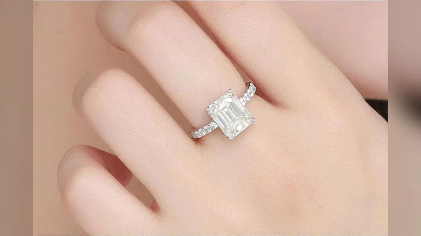 Trendy Silver Ring Design: सिंपल लुक में दें ग्लैम टच इन न्यू रिंग स्टाइल्स से