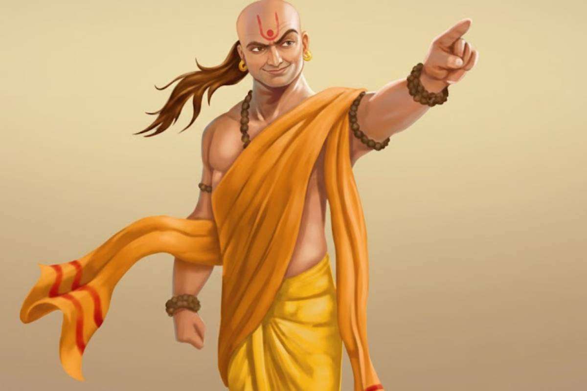 Chanakya Niti: किसी का असली चेहरा पहचानना हो तो ये तरीके है बड़े काम के