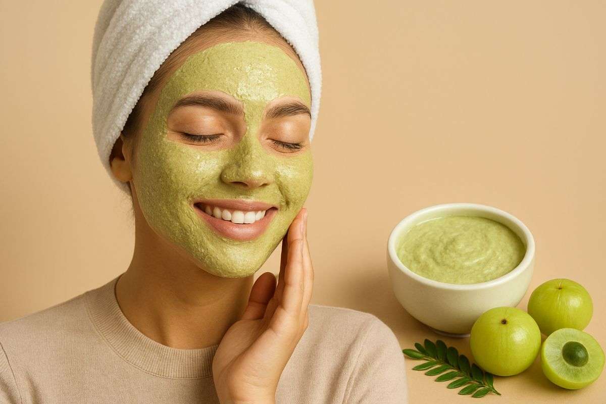 Amla Face Pack For Glowing Skin: आंवले से पाएं निखरी और चमकदार त्वचा, इस तरह तैयार करें होममेड फेस पैक