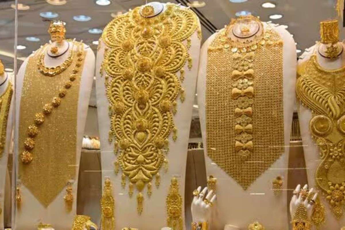 शादियों के सीजन में सोने ने तोड़ा रिकॉर्ड, चांदी भी हुआ महंगा, जानें आज का लेटेस्ट रेट