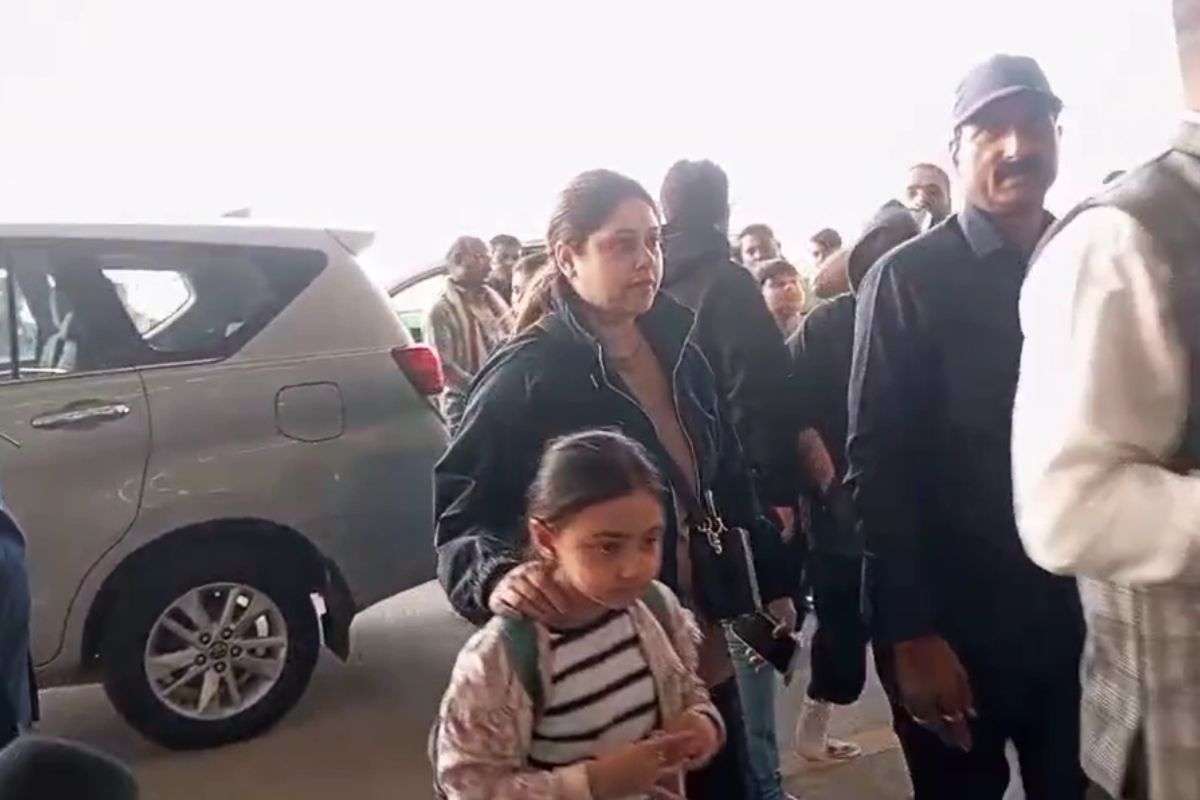 Lalu Family Controversy: रोहिणी के बाद लालू यादव की 3 और बेटियां दिल्ली रवाना, राबड़ी आवास खाली