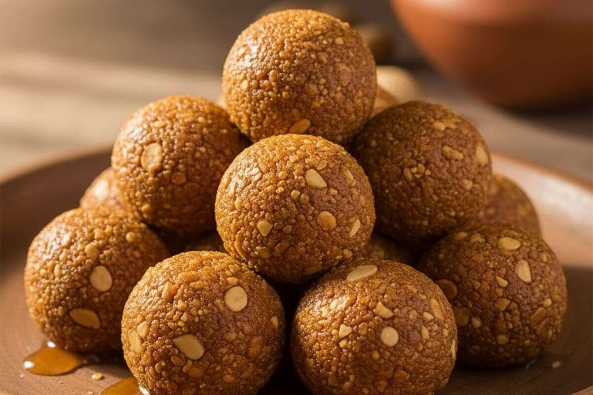 Winter Special Peanut Jaggery Laddu: मिनटों में तैयार करें मूंगफली गुड़ का लड्डू, स्वाद और सेहत दोनों के लिए है परफेक्ट