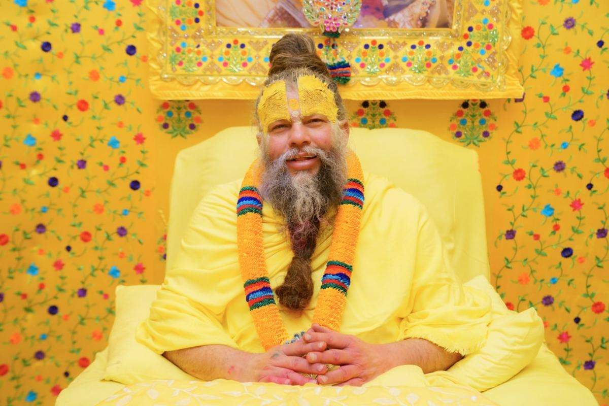 Premanand Ji Maharaj Tips: ऐसे करें ठाकुरजी को प्रसाद अर्पित, प्रेमानंद जी ने बताया भगवान को भोग लगाने का सही तरीका