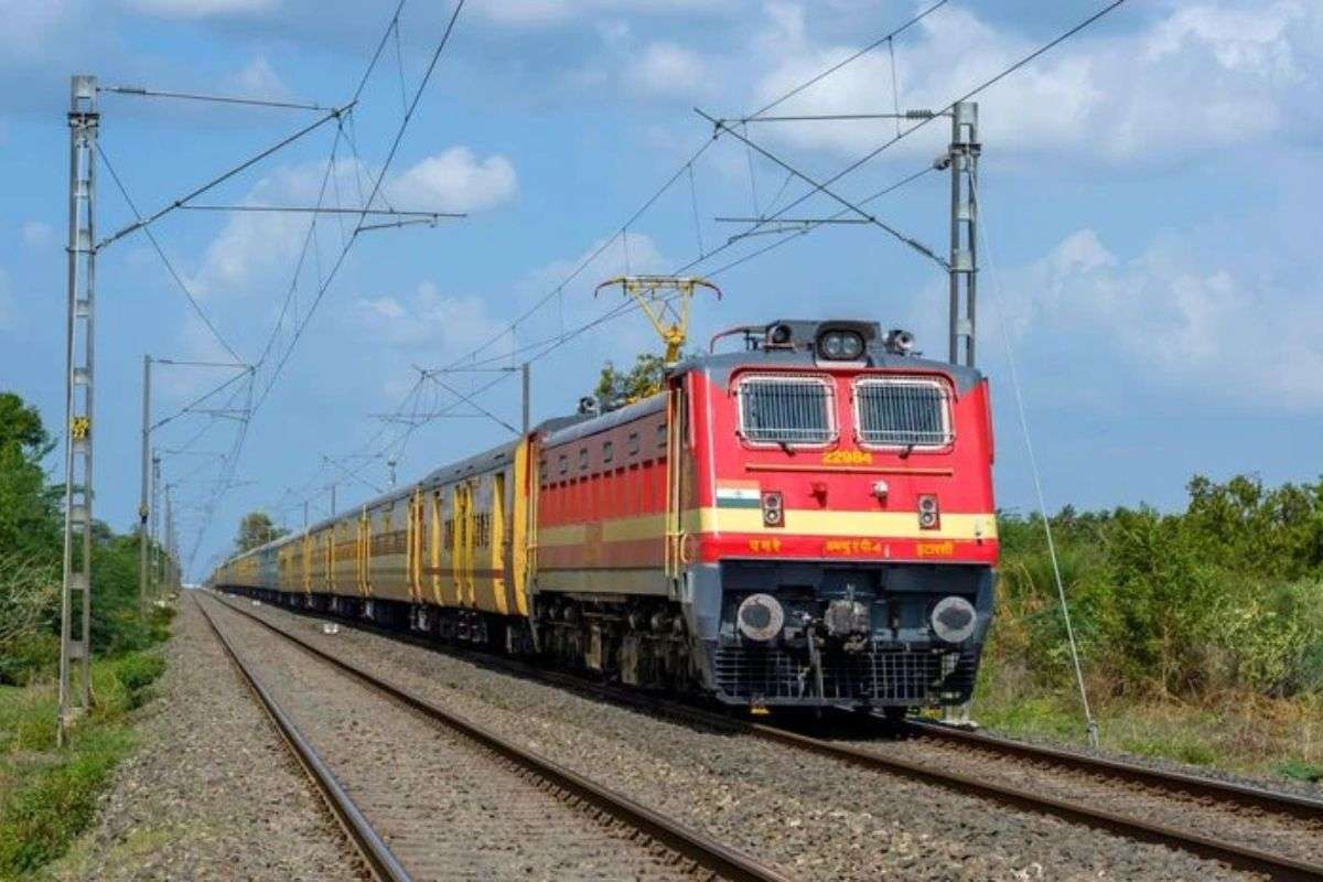 Bihar Train News: बिहार से विभिन्न शहरों के लिए चलेंगी कई स्पेशल ट्रेनें, इन यात्रियों को होगा बड़ा फायदा