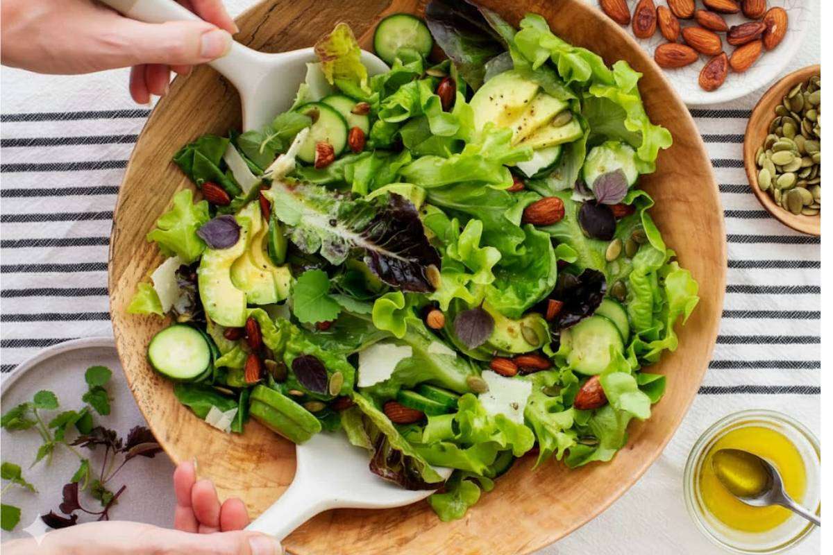 Winter Special Green Salad Recipe: सर्दियों में सुबह खाएं 5 सब्ज़ियों से बना हेल्दी ग्रीन सलाद – इसे खाने से शरीर बनेगा फुर्तीला और एनर्जेटिक
