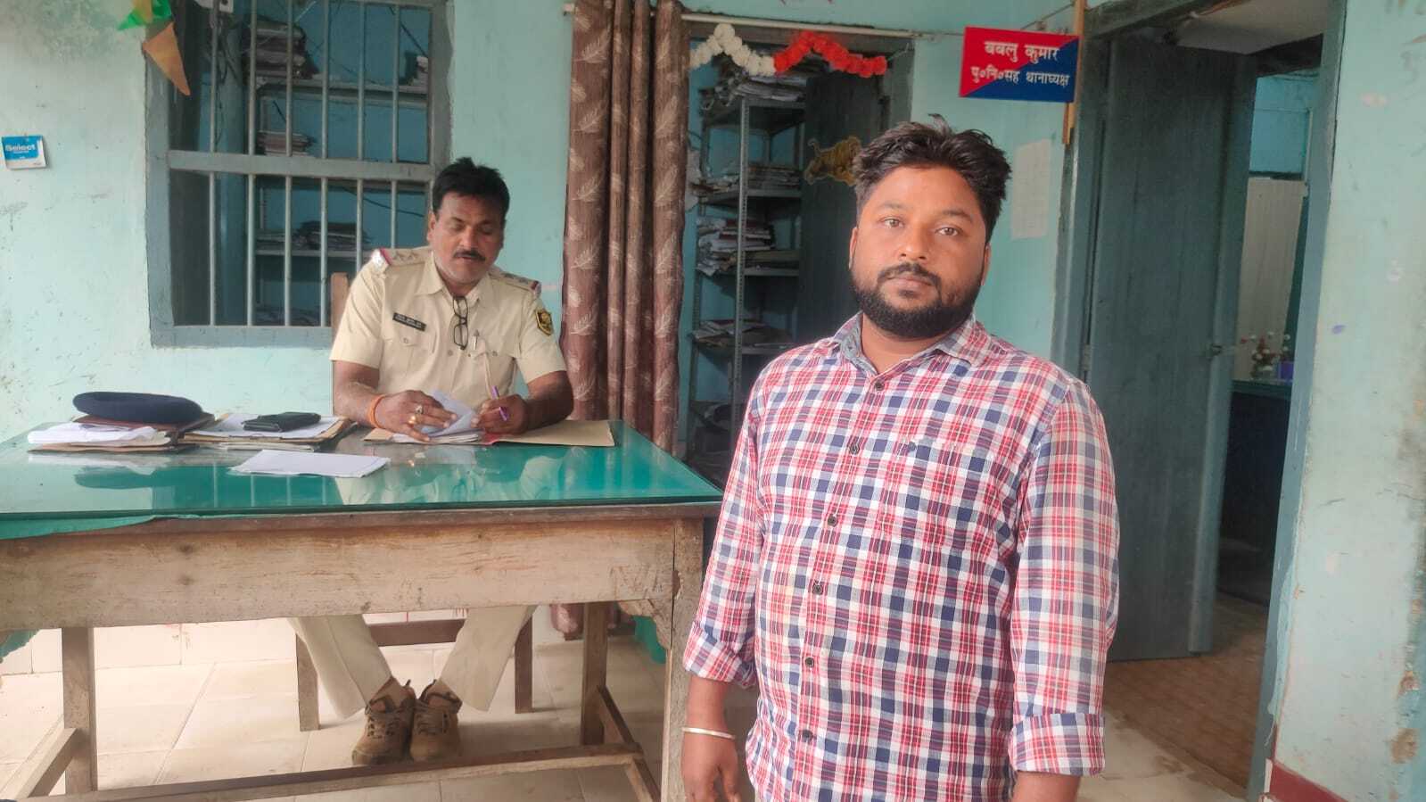 जमीन विवाद में दबंगों ने निर्माणाधीन मकान तोड़ा, युवक से मारपीट