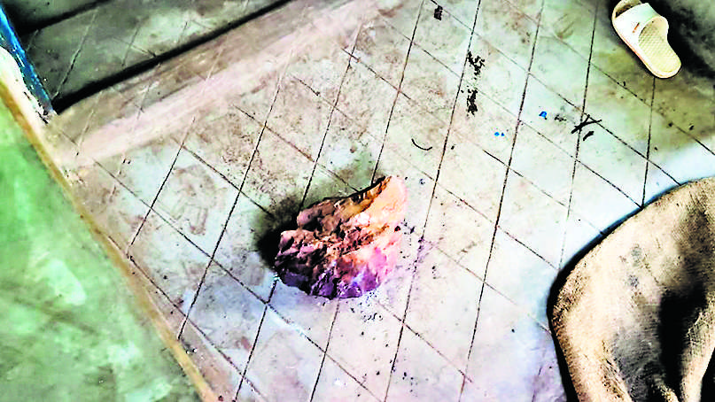 Rourkela News : खदान में ब्लास्टिंग से ग्रामीणों के मकान क्षतिग्रस्त, बाल-बाल बचा नाबालिग, नाराजगी