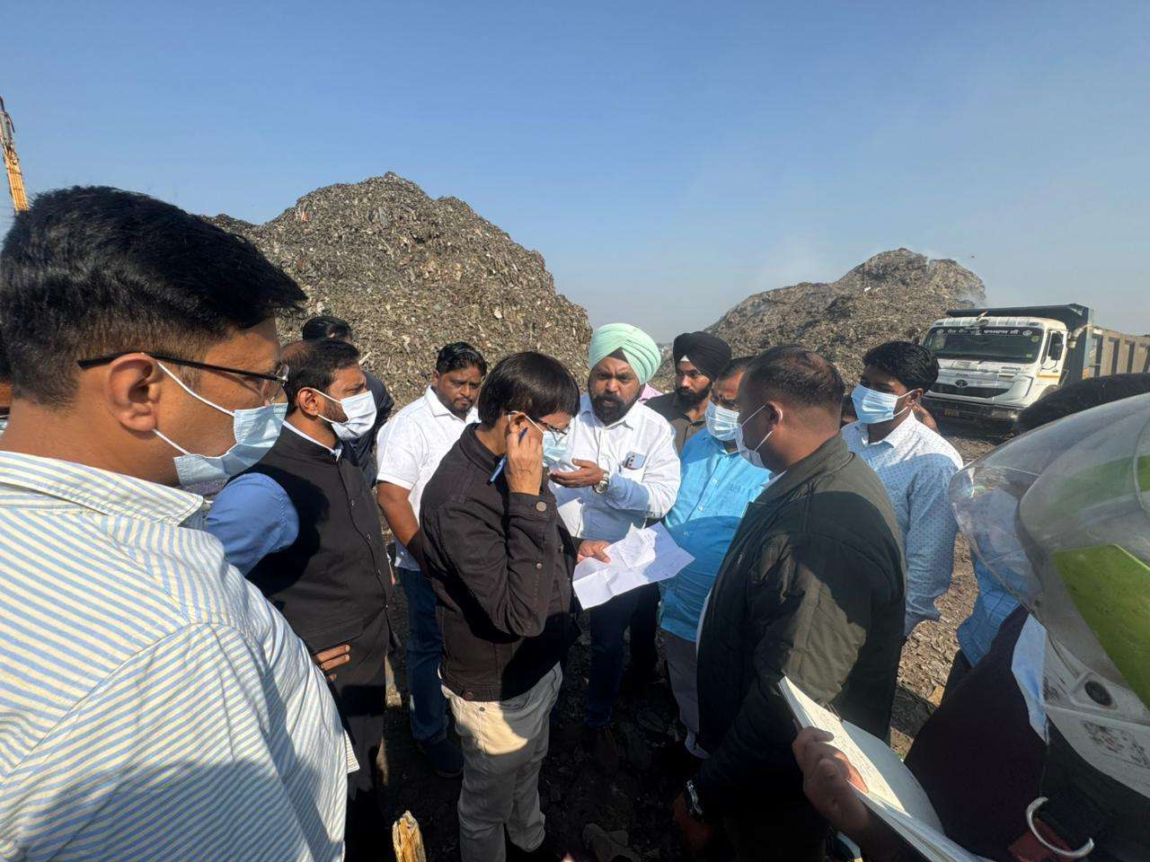 ओके…झिरी के कचरे के पहाड़ को जल्द खत्म करें : अपर प्रशासक
