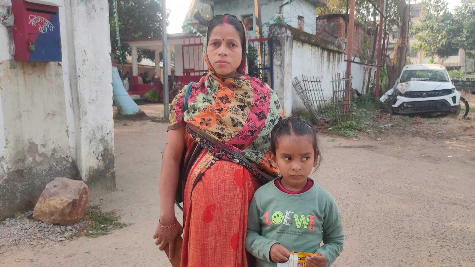 शंभुगंज में पति की प्रताड़ना से तंग महिला पहुंची थाना, पुलिस से शिकायत