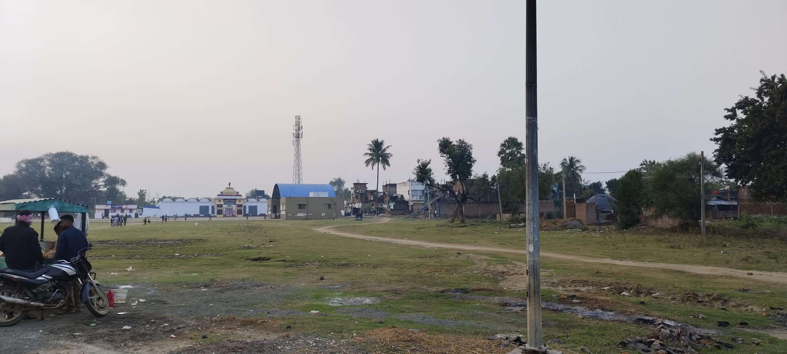 मेला मैदान में जगह–जगह गड्ढे, समतलीकरण कार्य नहीं हुआ शुरू