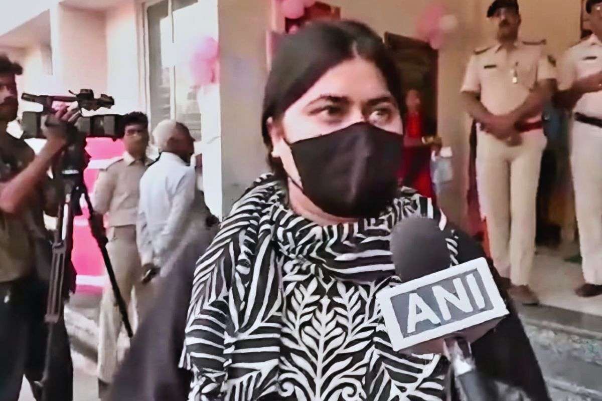 Bihar Election 2025: ‘यही बिहार का सिस्टम है…’, पटना के VIP बूथ पर क्यों भड़कीं महिलाएं?