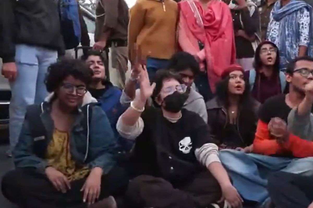 Delhi Air Pollution: दिल्ली की हवा जहरीली, एक्यूआई 391 दर्ज; इंडिया गेट पर जोरदार प्रदर्शन