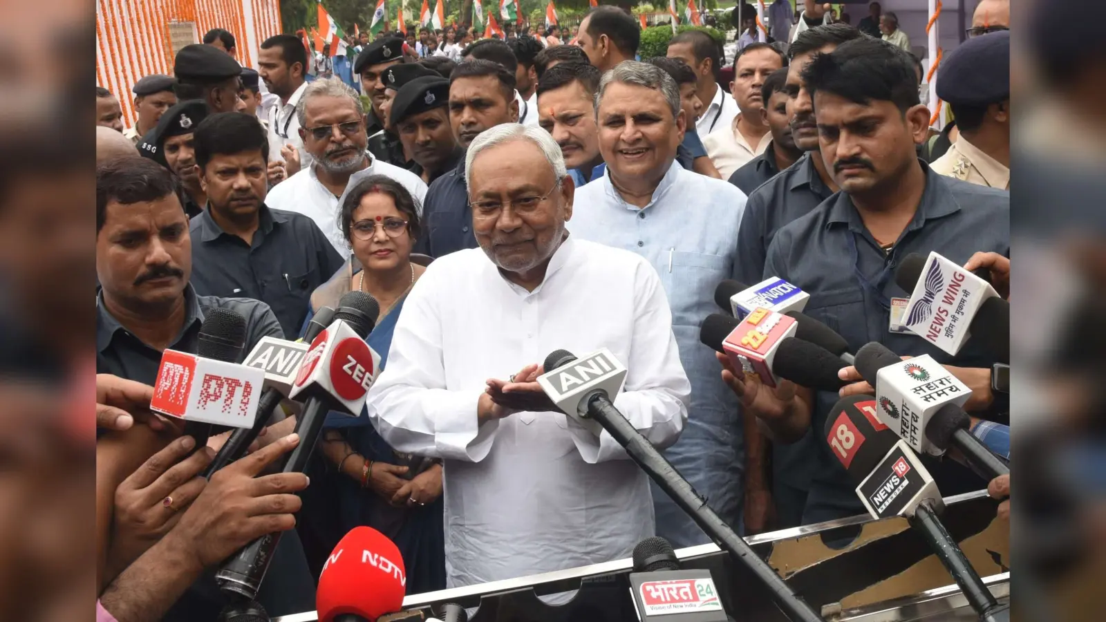 Bihar News: नीतीश कुमार की नयी कैबिनेट में दिखेगा मुस्लिम चेहरा, महिलाओं को मिल सकती है इतनी हिस्सेदारी